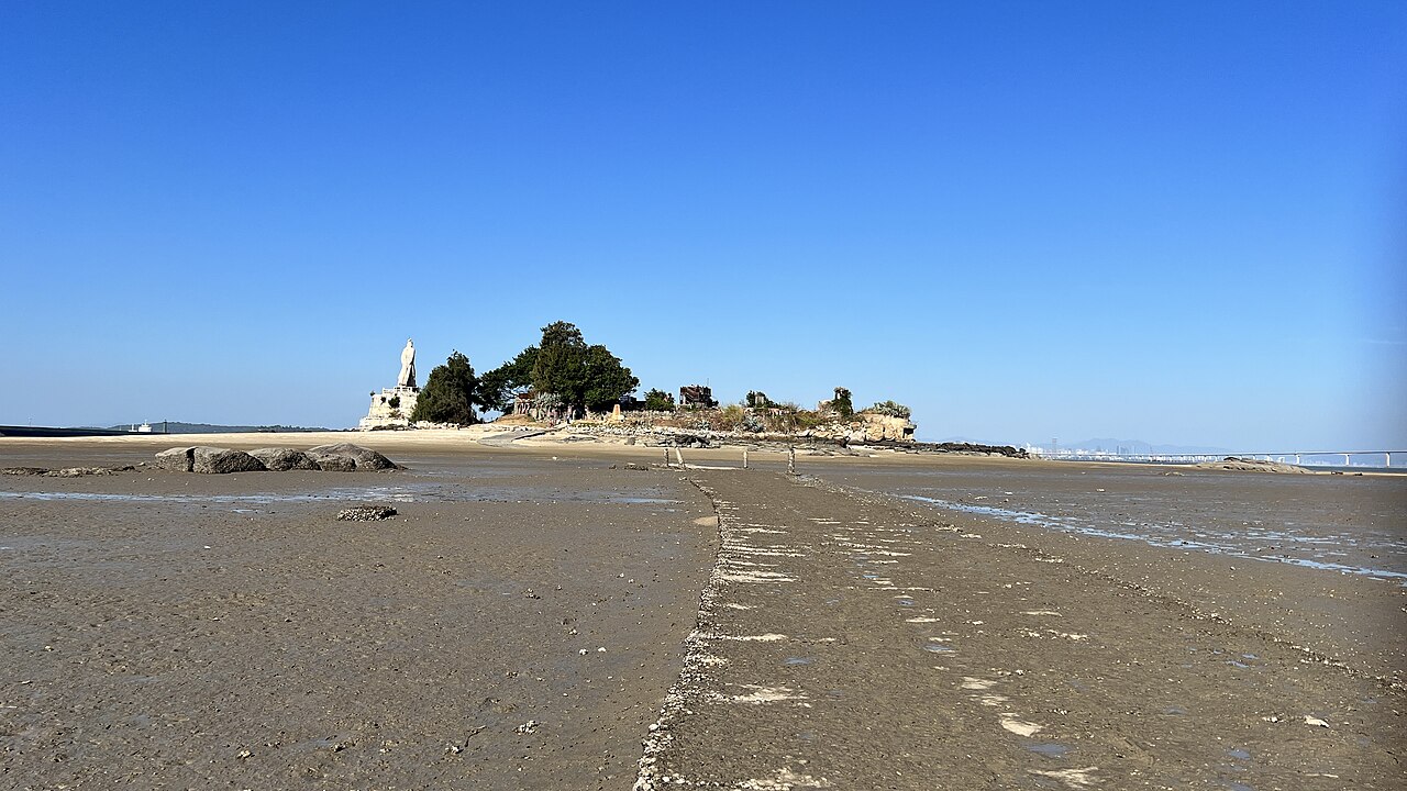 建功嶼退潮石板道 · Jiangong Islet tidal causeway